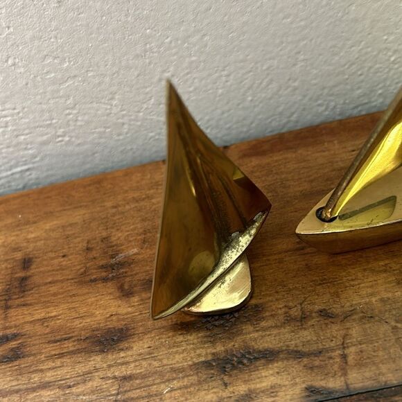 Vintage Mid-century modern brass sailboats 3 total. - Picture 3 of 13